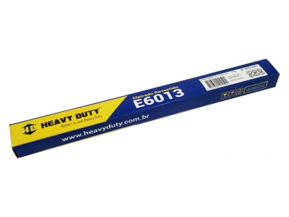 <p>O Eletrodo de Solda Revestido E6013 da Heavy Duty é extremamente versátil, indicado para todos os tipos de posições de soldagem, especialmente de aços de baixo carbono, estruturas metálicas, chapas galvanizadas e muito mais. Produz pouca escória, fácil de ser removida.</p>
<p> </p>
<h3>Características</h3>
<p>Eletrodo de revestimento rutílico<br />Desenvolvido para a soldagem de aço carbono de média<br />dureza</p>
<p> </p>
<h3>Aplicações</h3>
<p>Indicado para a soldagem de chapas de aço de diferentes espessuras, soldagem de caldeiras e tanques, aços estruturais maciços, móveis de aço, carrocerias e outras operações</p>
<p> </p>
<h3>Restrições</h3>
<p>Este produto não deve ser utilizado na posição vertical - baixo<br />Verifique as instruções de segurança em seu local de trabalho, leis e regulamentos nacionais, além dos elementos disponíveis para a realização dos processos de soldagem</p>
<p> </p>
<h3>Segurança e manuseio</h3>
<p>Respeite as indicações de segurança presentes no rótulo do produto<br />Use sempre equipamentos de proteção individual (EPI) e respeite as boas práticas de segurança<br />Cuidado com os fumos e gases emitidos durante o processo de solda<br />Mantenha a área de trabalho bem ventilada. Utilize um exaustor junto ao local de solda para afastar os fumos e gases provenientes da solda<br />Cuidado com as emissões provenientes do arco elétrico. Podem causar danos aos olhos e à pele<br />Os choques elétricos podem causar a morte. Utilize os equipamentos de proteção indicados.<br />Jamais toque em componentes elétricos conectados a rede</p>
<p> </p>
<h3>Armazenamento e Validade</h3>
<p>O eletrodo deve ser armazenado em condições ambiente de temperatura e umidade em sua embalagem original, intacta, lacrada, sobre paletes ou prateleiras<br />Alocar em lugar seco e arejado, distante de paredes e protegido dos raios solares. Evitar contato com água<br />Mantenha a embalagem fechada quando não estiver sendo utilizado</p>
<p> </p>
<table style=